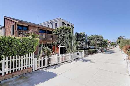 444 9th St Manhattan Beach, CA 90266