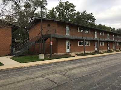 1900 W Knightsbridge Dr #2A Mount Prospect, IL 60056