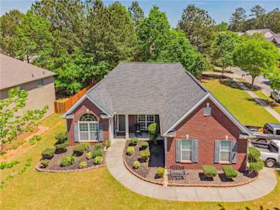 7874 The Lakes Dr Fairburn, GA 30213