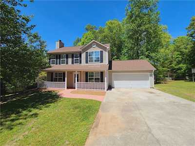 2040 Amberly Glen Way Dacula, GA 30019