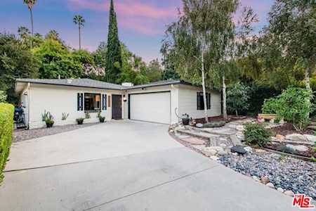 22262 Buena Ventura St Woodland Hills, CA 91364