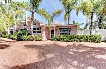 3201 Gulf Dr #1 Holmes Beach, FL 34217