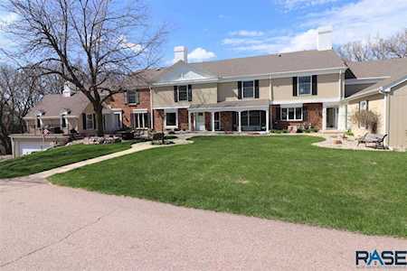 50 N Knoll Dr #2 Sioux Falls, SD 57110
