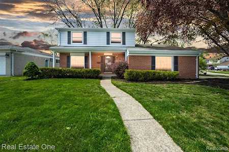 14431 Auburndale St Livonia, MI 48154