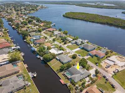 3557 Peace River Dr Punta Gorda, FL 33983