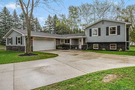 12948 Stobart Rd Brighton Twp, MI 48380