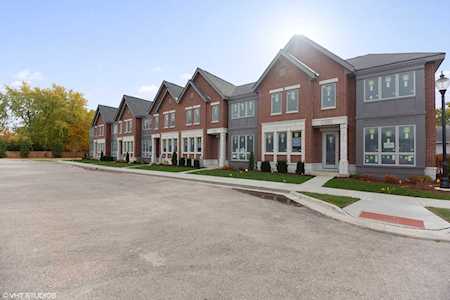 1289 Gateway Ct Northbrook, IL 60062