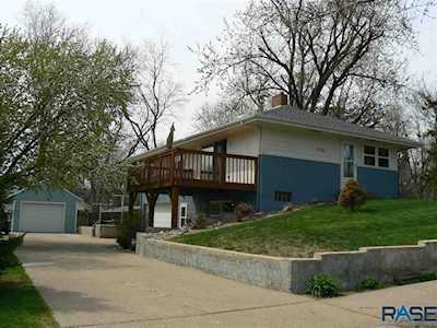 2701 S Hawthorne Ave Sioux Falls, SD 57105