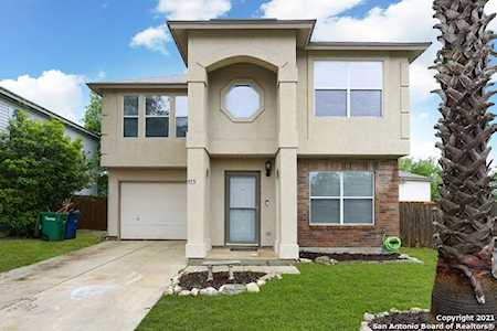 915 Ranger Pt San Antonio, TX 78251