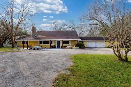 207 Wrangler Rd Simonton, TX 77485