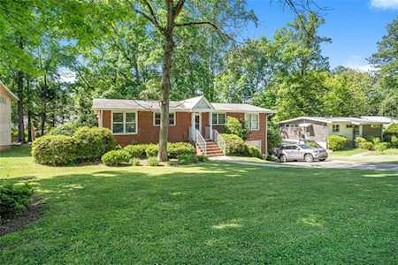 1097 Lynmoor Dr Brookhaven, GA 30319