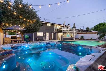6627 Farralone Ave Woodland Hills, CA 91303