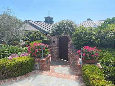 84 S La Senda Dr Laguna Beach, CA 92651