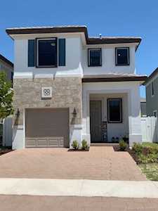 3433 W 108th St Hialeah, FL 33018