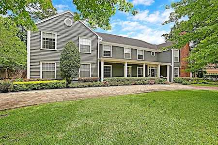 249 Bryn Mawr Circle Hunters Creek Village, TX 77024