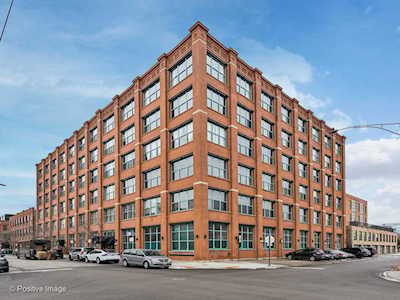 312 N May St #3E Chicago, IL 60607
