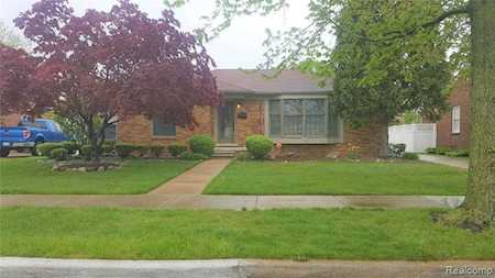 2061 20th St Wyandotte, MI 48192