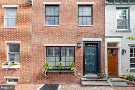 2423 Waverly St Philadelphia, PA 19146