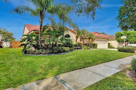 10909 Nashville Dr Cooper City, FL 33026