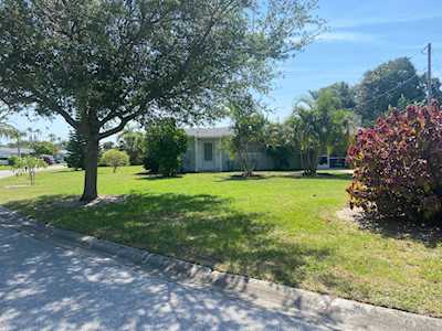 8808 Seashell Lane Cape Canaveral, FL 32920