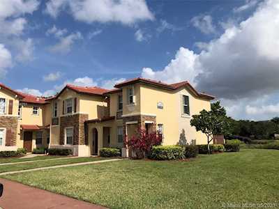 1720 NE 33rd Ave #109-5 Homestead, FL 33033