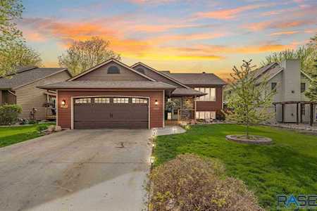 2727 S Avondale Ct Sioux Falls, SD 57110