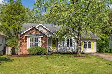131 Agee Cir E Hendersonville, TN 37075