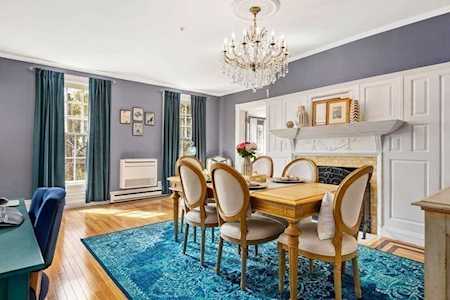 250 N Main St #8 Andover, MA 01810