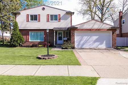 30574 Bobrich St Livonia, MI 48152