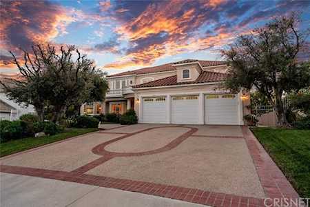 5431 Villawood Circle Calabasas, CA 91302