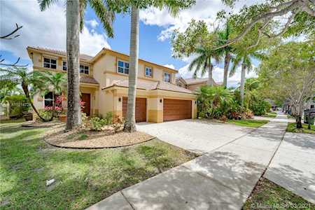 1122 Lavender Cir Weston, FL 33327