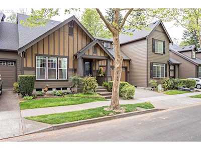 952 NE 73rd Ave Hillsboro, OR 97124
