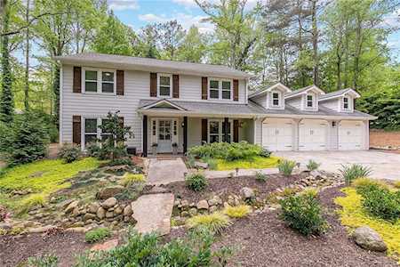 2732 Briar Ln Marietta, GA 30062
