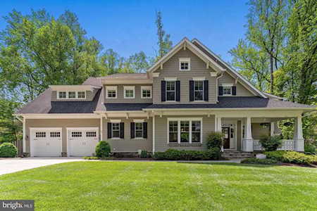 1002 Desale St SW Vienna, VA 22180