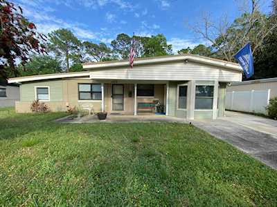 1609 Louvre Dr Jacksonville, FL 32221