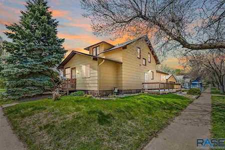 833 N Summit Ave Sioux Falls, SD 57104