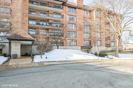3851 Mission Hills Rd #403 Northbrook, IL 60062