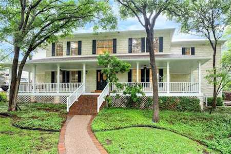 300 Wallis DR Rollingwood, TX 78746