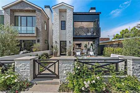 327 Orchid Ave Corona Del Mar, CA 92625