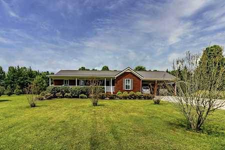 2220 Crescentview Rd Pulaski, TN 38478