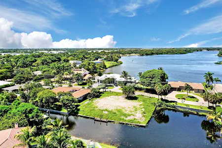 830 Lake Shore Drive Delray Beach, FL 33444