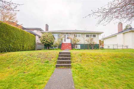 6467 Sumas Street Burnaby, BC V5B 2T8