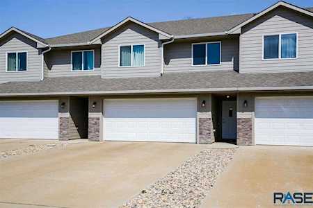 326 Macey Ave Harrisburg, SD 57032