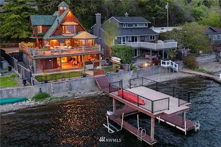 3133 E Lake Sammamish Shore Ln SE Sammamish, WA 98075