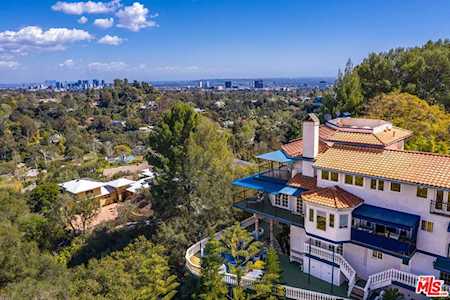 1972 Westridge Rd Los Angeles, CA 90049