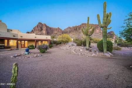 6131 E Singletree Street Apache Junction, AZ 85119