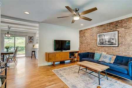 2706 Carnarvon LN Austin, TX 78704