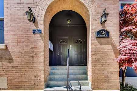 1934 N Rockwell St #1F Chicago, IL 60647