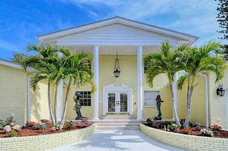 154 Lookout Point Dr Osprey, FL 34229