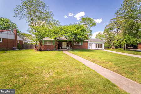 5703 Center Dr Temple Hills, MD 20748